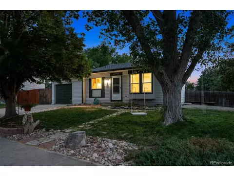 20714 E Buchanan Dr, Aurora, CO 80011 photo 2