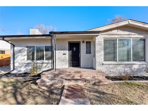 2230 Jamaica St, Aurora, CO 80010
