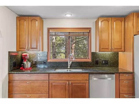 Kitchen - 1995 Mockingbird Trl, Bailey, CO 80421 photo 2 of 2