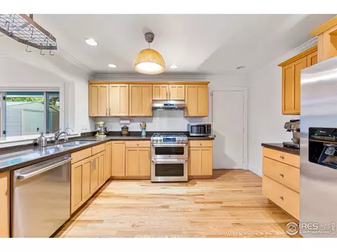 110 30th St, Boulder, CO 80305 photo 2