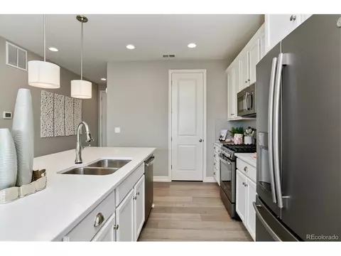 27974 E 9th Dr, Aurora, CO 80018 photo 7