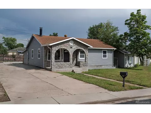 8860 Utah Ct, Thornton, CO 80229