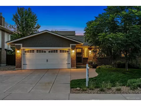 11887 W Jewell Dr, Lakewood, CO 80228