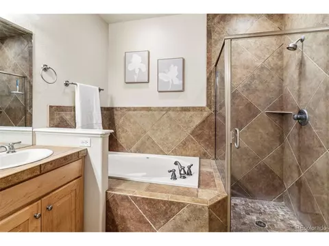 Bath - 15501 E 112th Ave #19A, Commerce City, CO 80022 photo 4 of 5