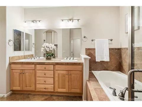 Bath - 15501 E 112th Ave #19A, Commerce City, CO 80022 photo 3 of 5