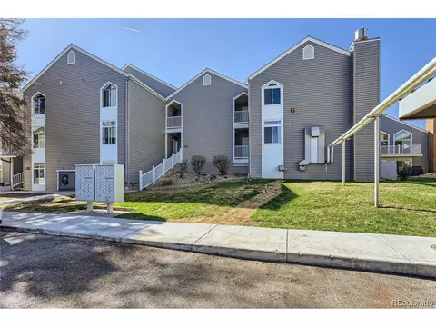 3327 S Monaco Pkwy #C, Denver, CO 80222