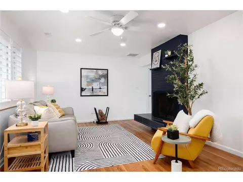 402 Ursula St, Aurora, CO 80011