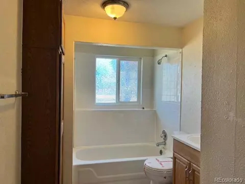 Undisclosed, Aurora, CO 80011 photo 17
