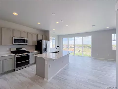 24662 E 38th Ave, Aurora, CO 80019 photo 2