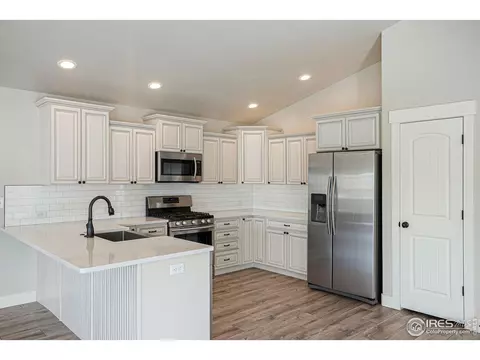 619 Davis Dr, Frederick, CO 80530 photo 2