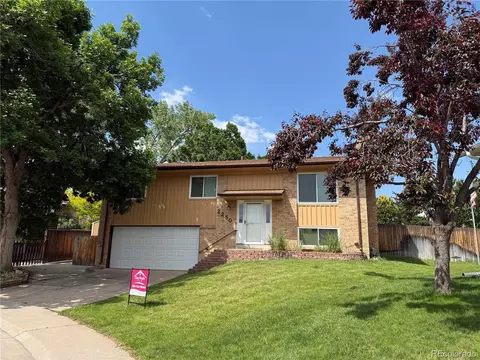 2250 S Zang Ct, Lakewood, CO 80228