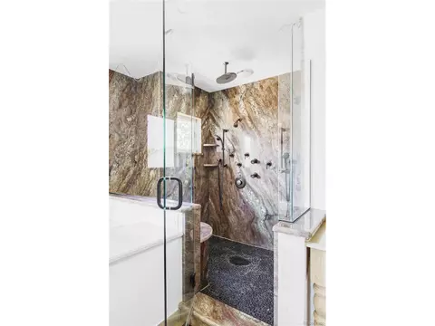 Bath - Undisclosed, Centennial, CO 80016 photo 3 of 9