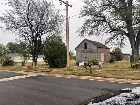 318 E Raymond St, Haxtun, CO 80731