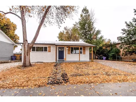 5534 Sable St, Denver, CO 80239 photo 3