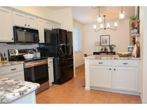 8146 E Harvard Cir, Denver, CO 80231 photo 7
