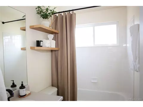8146 E Harvard Cir, Denver, CO 80231 photo 18