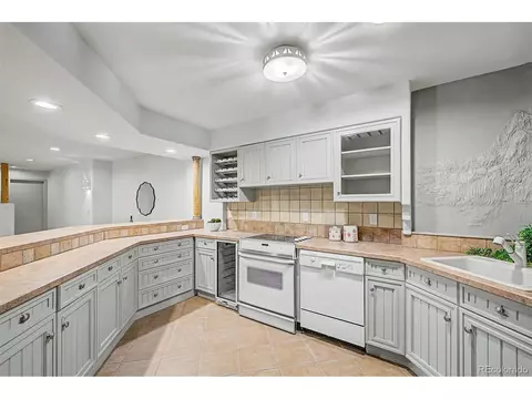 Kitchen - 1519 E Maplewood Ct, Littleton, CO 80121 photo 6 of 6