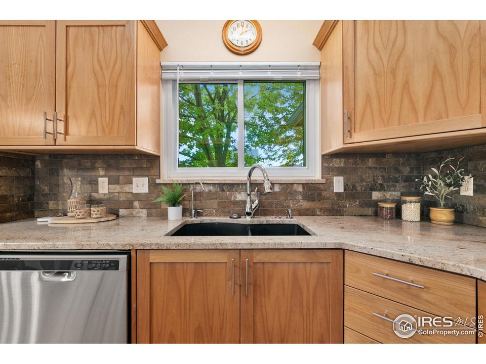  549 Saturn Dr, Fort Collins, CO 80525 photo 8