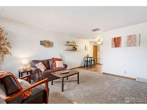 855 9th St, Berthoud, CO 80513 photo 4