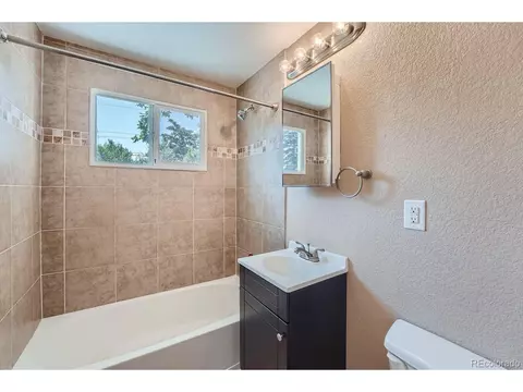 Undisclosed, Aurora, CO 80010 photo 18