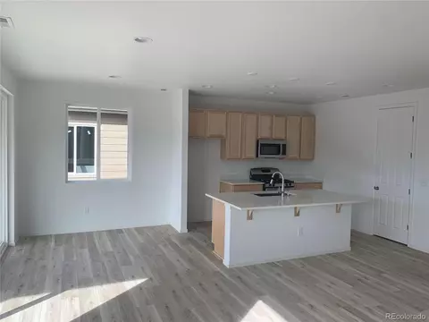 27880 E 10th Dr, Aurora, CO 80018 photo 2