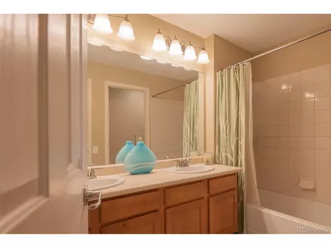 Bath - 23372 E Chenango Pl, Aurora, CO 80016 photo 2 of 2