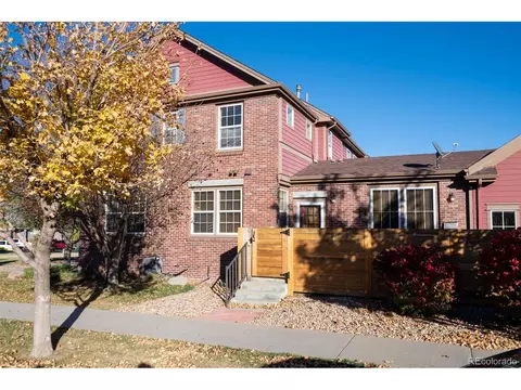 Exterior - 23372 E Chenango Pl, Aurora, CO 80016 photo 3 of 4