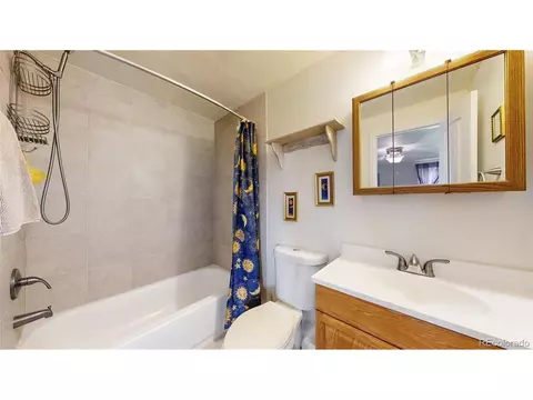 Bath - 4160 Converse Rd, Bennett, CO 80102 photo 4 of 7