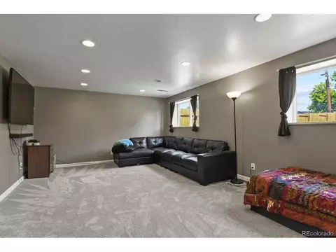 1046 Mobile St, Aurora, CO 80011 photo 10