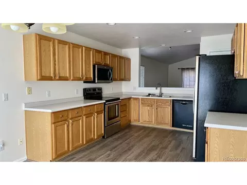 19037 E Ithaca Dr, Aurora, CO 80013 photo 4