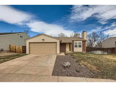 2735 S Uravan St, Aurora, CO 80013