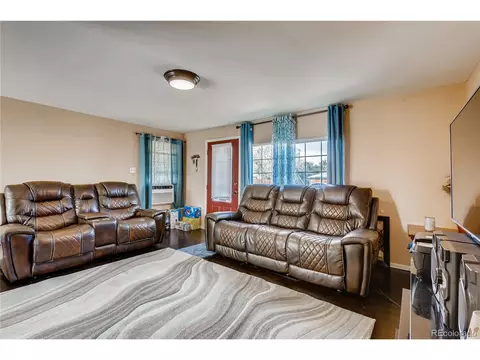 10470 E 7th Ave, Aurora, CO 80010 photo 3