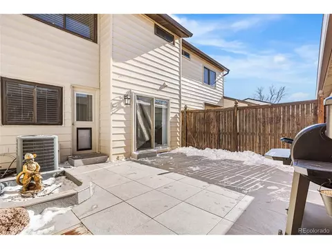 Exterior - 16066 E Ithaca Pl #B, Aurora, CO 80013 photo 4 of 7