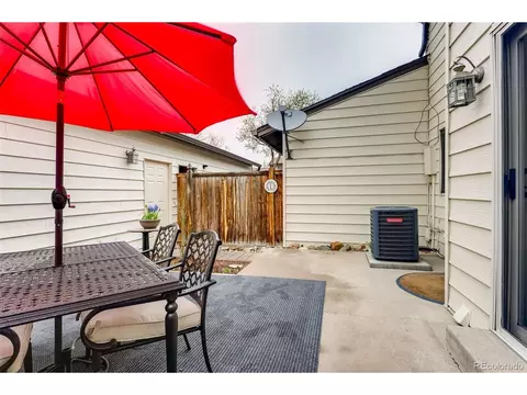 Exterior - 16066 E Ithaca Pl #B, Aurora, CO 80013 photo 1 of 7