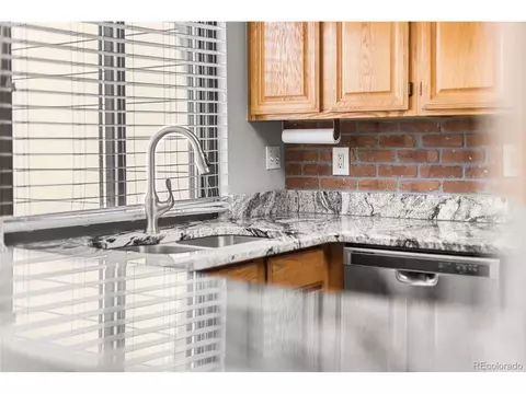 Kitchen - 16066 E Ithaca Pl #B, Aurora, CO 80013 photo 5 of 10