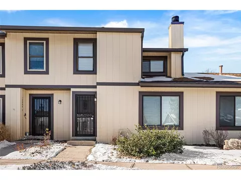 Exterior - 16066 E Ithaca Pl #B, Aurora, CO 80013 photo 5 of 7