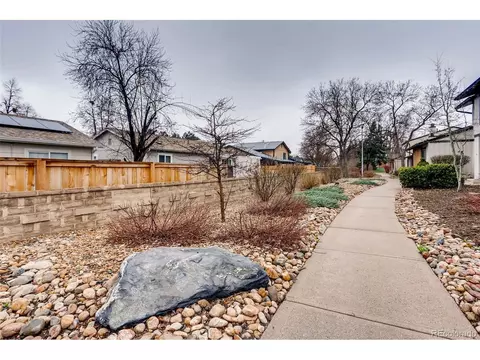 Exterior - 16066 E Ithaca Pl #B, Aurora, CO 80013 photo 6 of 7