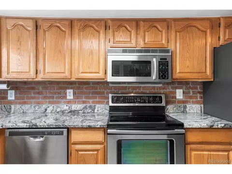 Kitchen - 16066 E Ithaca Pl #B, Aurora, CO 80013 photo 8 of 10