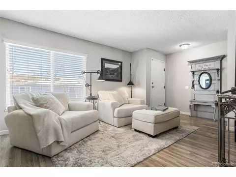 Living - 16066 E Ithaca Pl #B, Aurora, CO 80013 photo 3 of 6