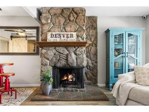 Living - 16066 E Ithaca Pl #B, Aurora, CO 80013 photo 4 of 6
