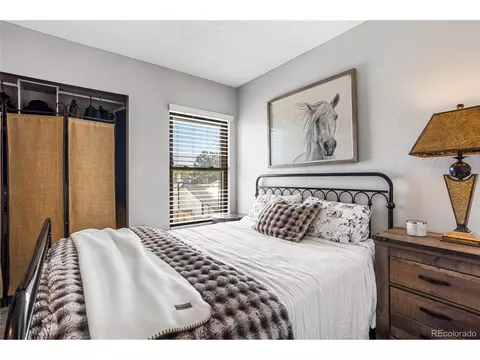 Bedroom - 16066 E Ithaca Pl #B, Aurora, CO 80013 photo 5 of 7