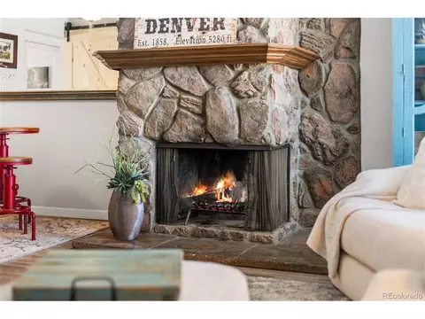 Living - 16066 E Ithaca Pl #B, Aurora, CO 80013 photo 2 of 6
