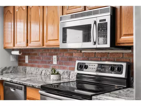 Kitchen - 16066 E Ithaca Pl #B, Aurora, CO 80013 photo 2 of 10
