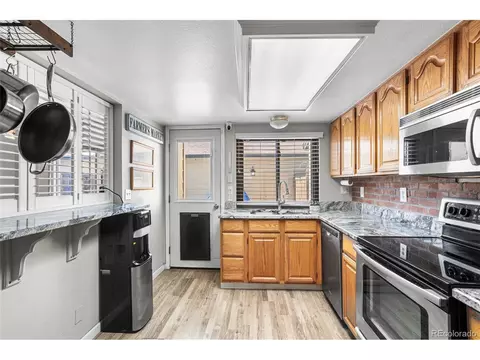 Kitchen - 16066 E Ithaca Pl #B, Aurora, CO 80013 photo 1 of 10