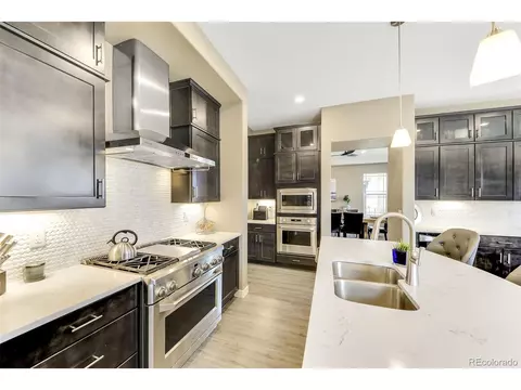 8027 S Valleyhead Way, Aurora, CO 80016 photo 4