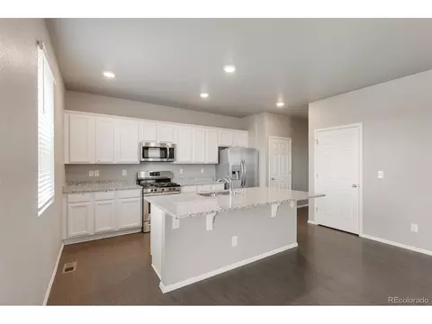 5382 Cedar St, Longmont, CO 80504 photo 4