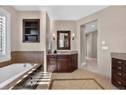 Bath - 8104 E 25th Dr, Denver, CO 80238 photo 3 of 5