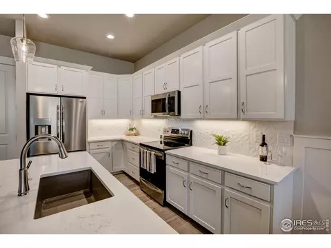 188 High Point Dr, Longmont, CO 80504