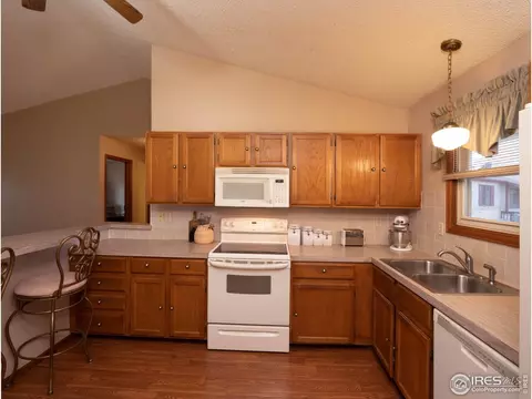 749 Holmes Pl, Berthoud, CO 80513 photo 13