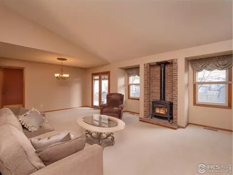 749 Holmes Pl, Berthoud, CO 80513 photo 4